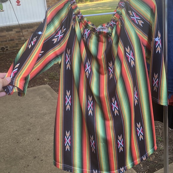 Womens Top - Picture 2 of 3